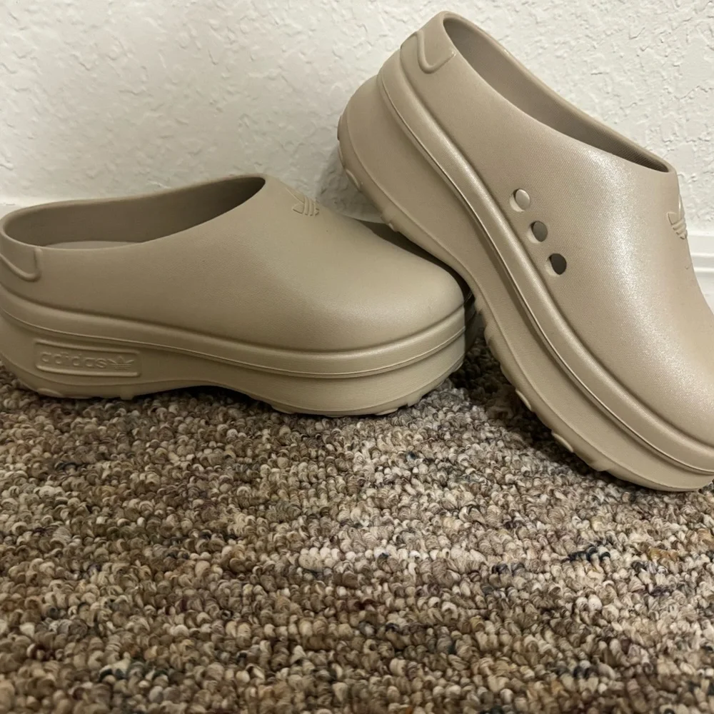 New - Picture 2 of 2